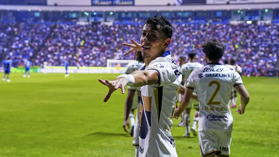 Ruvalcaba en el estadio de Puebla l IMAGO7