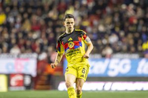 Fidalgo busca ganarse su lugar en el Betis | IMAGO7