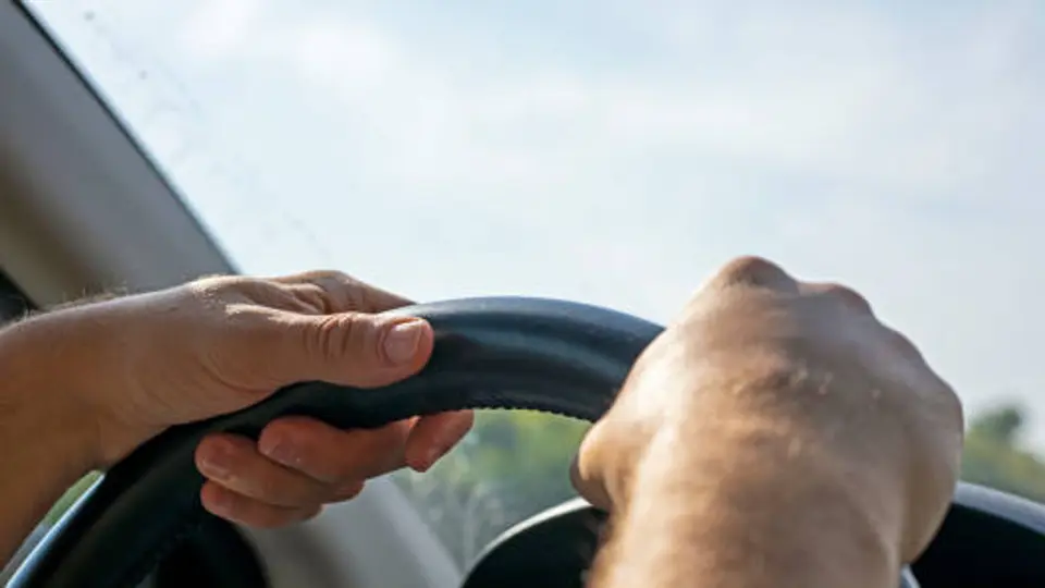 Conducir de forma responsable es clave para conservar la licencia vigente. / iStock