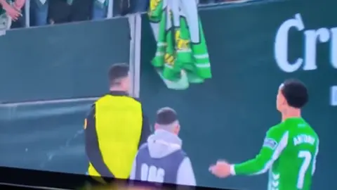 Antony contra aficionados del Betis l CAPTURA