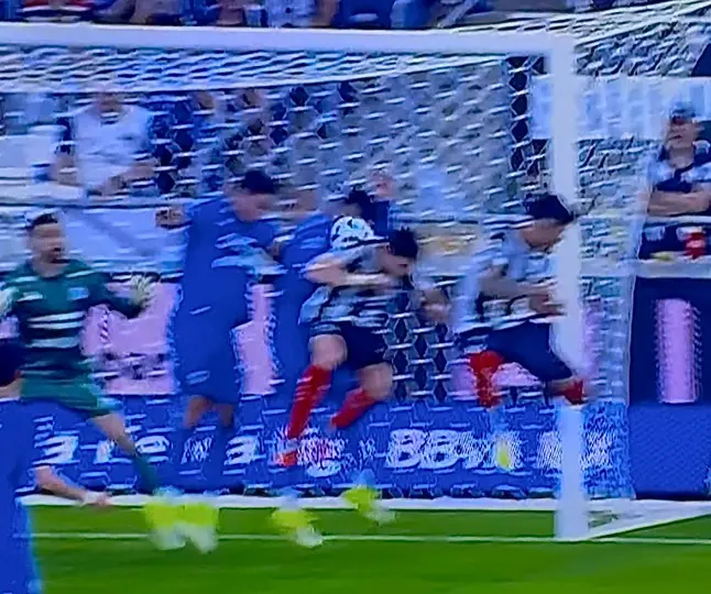 La jugada bien marcada en el Monterrey vs Cruz Azul l CAPTURA