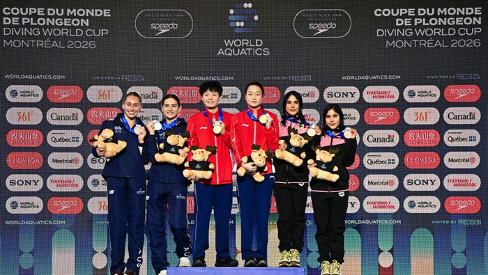 Mia y Lia Cueva en el podio en la Copa Mundial de Clavados en Montreal 2026 | AFP