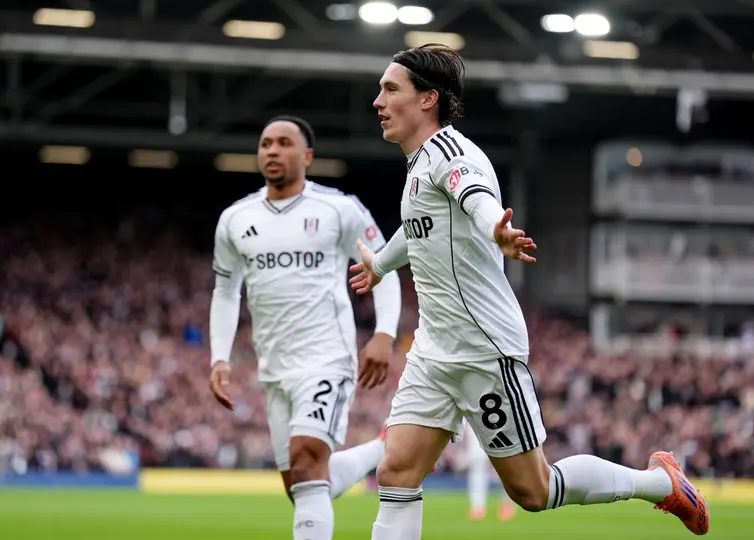 Harry Wilson celebra gol del Fulham | AP