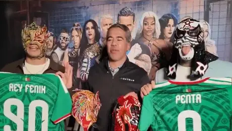 De la cancha al ring: Pavel Pardo se une a Penta y Rey Fénix en Chicago