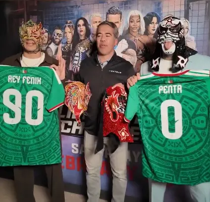 Lucha Brother y Pavel Pardo | Captura de pantalla de WWE en Español