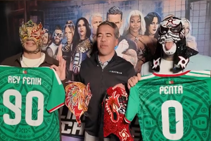 Lucha Brother y Pavel Pardo | Captura de pantalla de WWE en Español