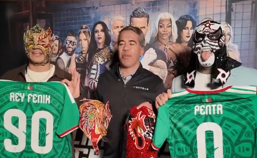 Lucha Brother y Pavel Pardo | Captura de pantalla de WWE en Español