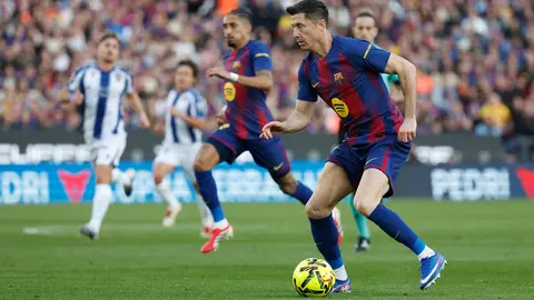 Robert Lewandowski en el partido de Barcelona contra Levante | AP