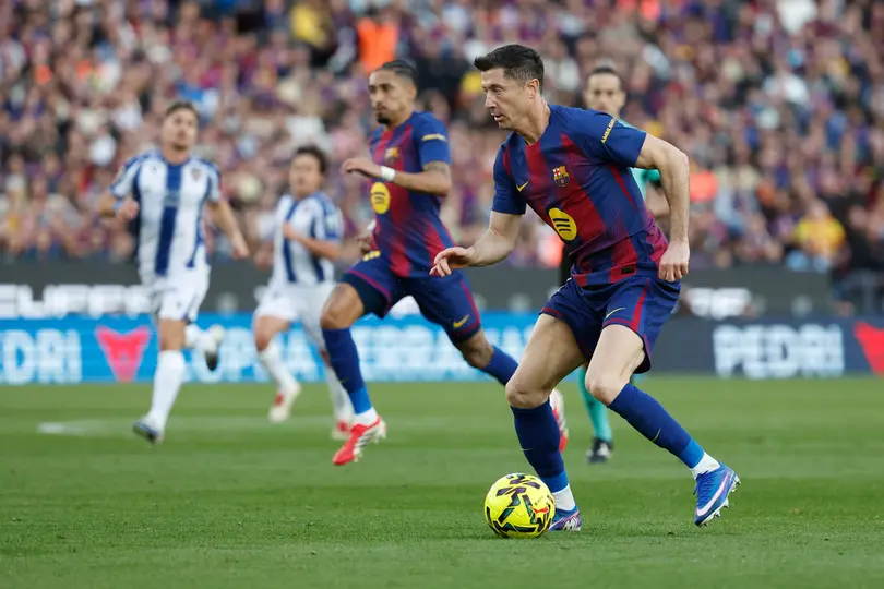 Robert Lewandowski en el partido de Barcelona contra Levante | AP