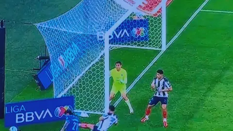 Balón salió del campo l CAPTURA