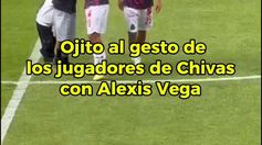 Antes De Empezar A Calentar, Los Jugadores De Chivas Se Acercaron Para Saludar a Alexis Vega