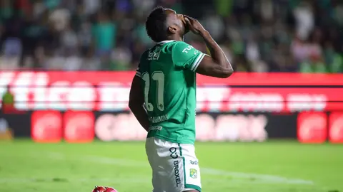 Diber Cambindo anotando el gol del triunfo de León sobre Necaxa | MexSport