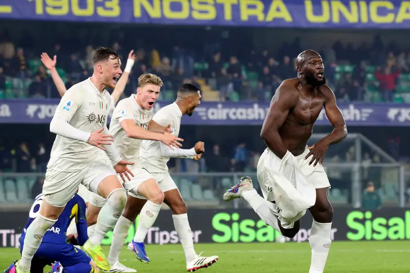 Napoli y Lukaku celebrando su gol l AP
