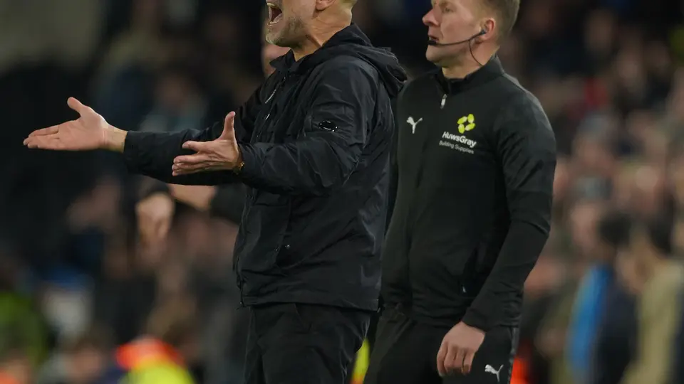 Guardiola se lanza contra aficionados del Leeds United que abuchearon el Ramadán
