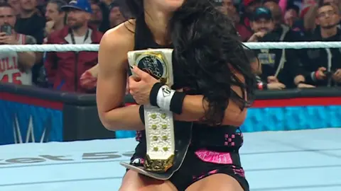 AJ Lee ganando el campeonato IC femenino | Captura de pantalla de WWE