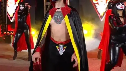 Danhausen debutando con la WWE | WWE