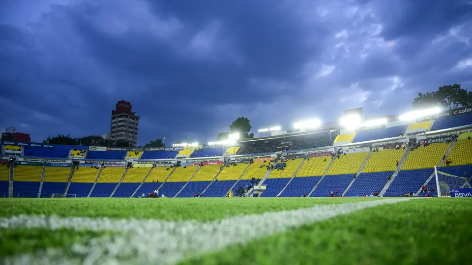 Una vez más la violencia mancha al futbol mexicano… ahora con sello azulcrema