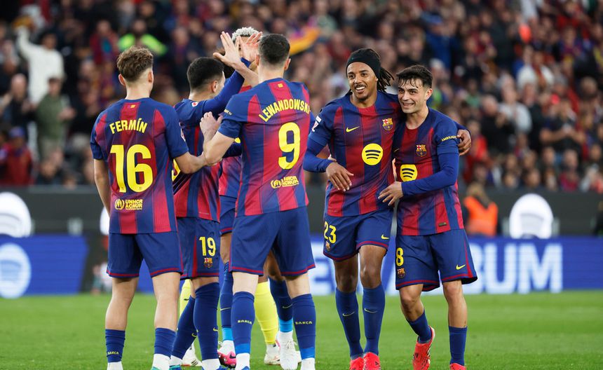 Jugadores de Barcelona en celebración de gol | AP