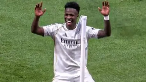 Festejo de Vinicius l X:theMadridZone