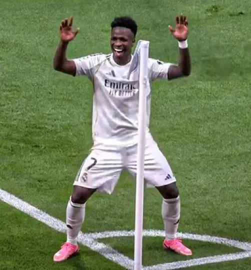 Festejo de Vinicius l X:theMadridZone
