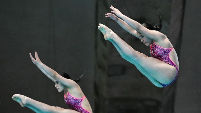 Mia y Lia Cueva durante la Copa Mundial de Clavados | AFP