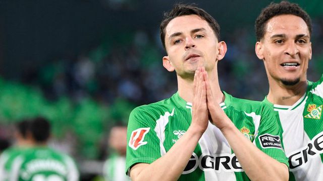 Antony celebra con Fidalgo por su gol ante Sevilla en LaLiga | AFP