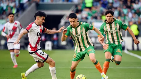 Álvaro Fidalgo ante Rayo Vallecano en LaLiga | AFP