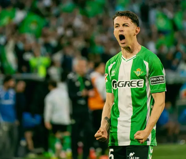 Álvaro Fidalgo celebra gol con Betis | X: @RealBetis