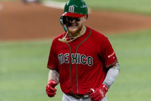 Alex Verdugo firmó contrato con los Padres de San Diego | MEXSPORT