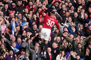 ¡Renacen! Manchester United derrotó al Crystal Palace y se coloca tercero en la Premier