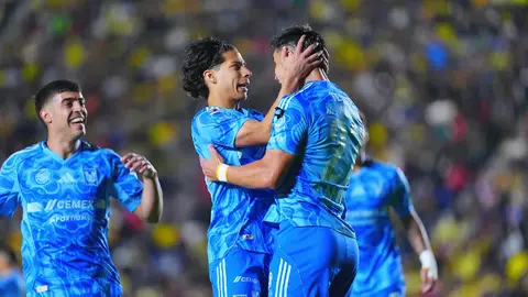 Diego Lainez y Jesús Ángulo en festejo | IMAGO7