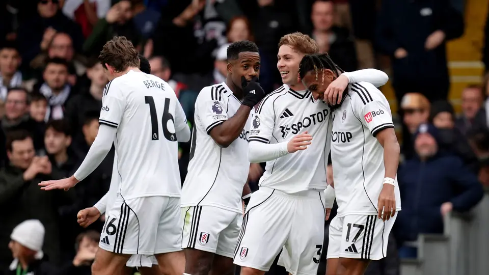 Fulham vence 2-1 a Tottenham | AP