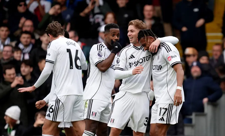 Fulham vence 2-1 a Tottenham | AP