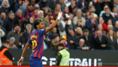 ¿A lo Real Madrid? FC Barcelona lanza par de posts y afición madrileña ‘enloquece’