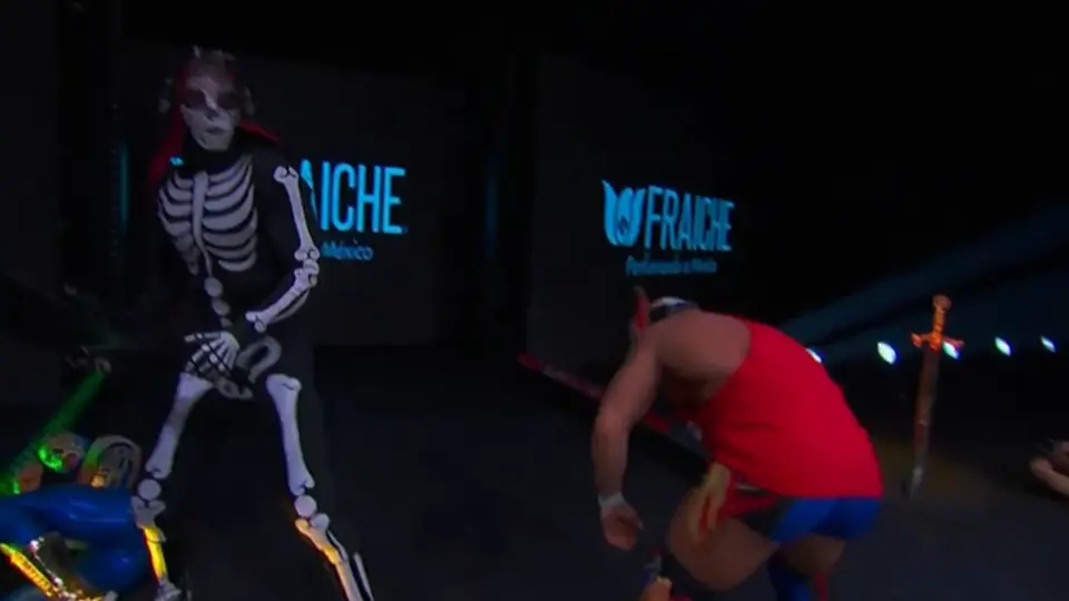 La Parka atacando al Original Grande Americano | Captura de pantalla de AAA