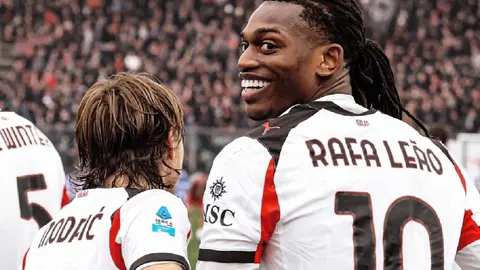 Rafael Leao y Luka Modric I X:@acmilan