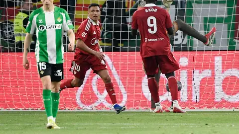 Sevilla rescata el empate ante Betis y arruina el festejo de Álvaro Fidalgo
