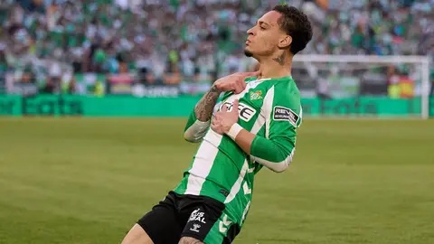 Antony celebra gol con el Betis | X:@RealBetis