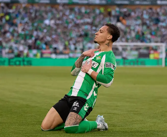 Antony celebra gol con el Betis | X:@RealBetis