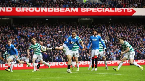 Celtic empata a dos goles con Rangers I X:@RangersFC
