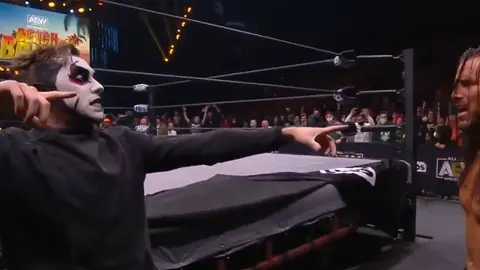 Danhausen debutando en AEW | AEW