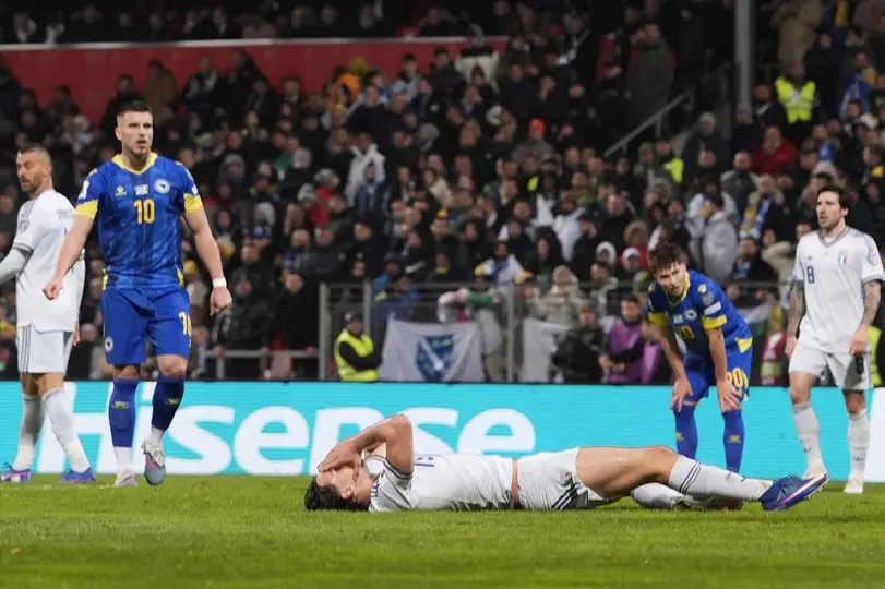 Pio Esposito en la derrota de Italia contra Bosnia y Herzegovina en el Repechaje UEFA previo al Mundial 2026 | AP