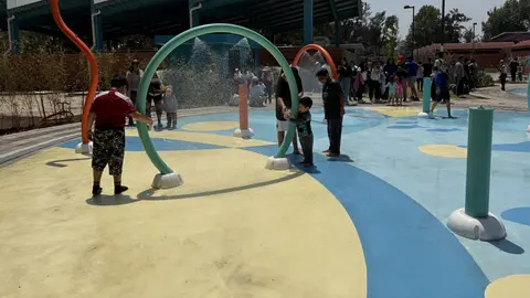 La llamada “Isla del agua” incluye fuentes y juegos interactivos. / Georgina Sánchez