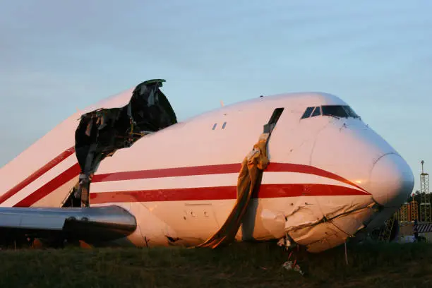 Restos del avión militar ruso An-26 tras estrellarse en la península de Crimea, donde murieron 29 personas./ Pixabay