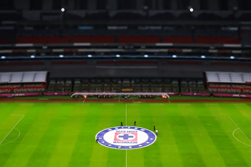 Escudo de Cruz Azul en el Coloso de Santa Úrsula | IMAGO7