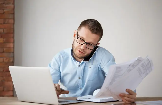Debes contar con factura y pagar con medios electrónicos autorizados para poder declarar o deducir / FREEPIK