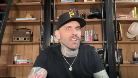 Corey Graves en entrevista con RÉCORD | Captura de pantalla