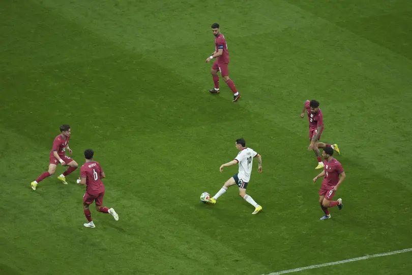 Álvaro Fidalgo marcando el juego de México ante Portugal l IMAGO 7