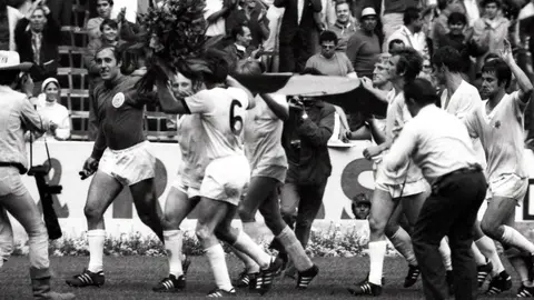 Jugadores de Alemania Federal en celebración en el partido por el tercer lugar en el Mundial de México 1970 | MEXSPORT