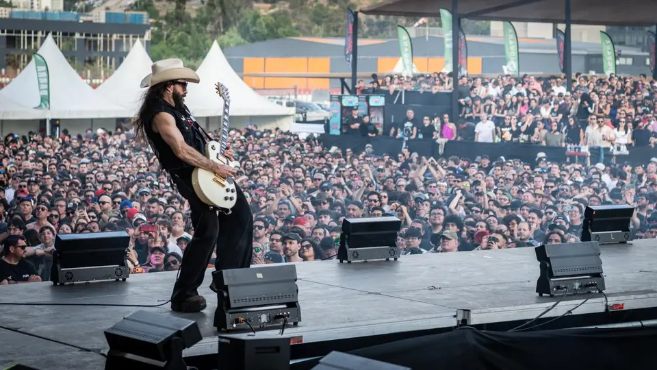 Jay de la Cueva dejó Molotov nuevamente tras su regreso para el 30 aniversario / FB: @molotovoficial